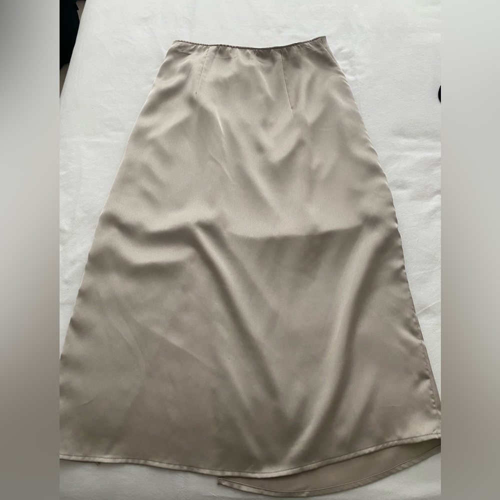 Abercrombie & Fitch Satin Cream Skirt - Picture 4 of 5